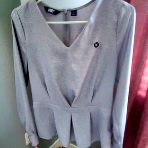 Chase Bank Size 4 Gray Fitted Waist Blouse